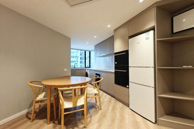 modern big 2brs floor heating nice furniture in Jing an temple only 15.8K