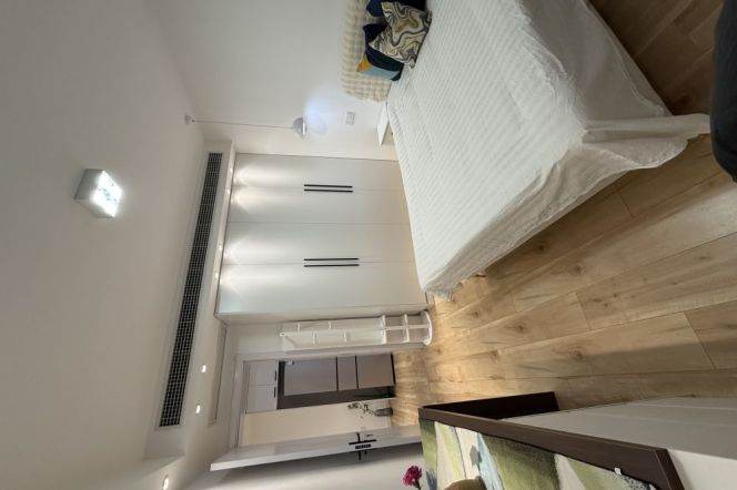 Zhenbei rd/cozy 2br 1lr/all bright room/with central AC/nice balcony,@L13