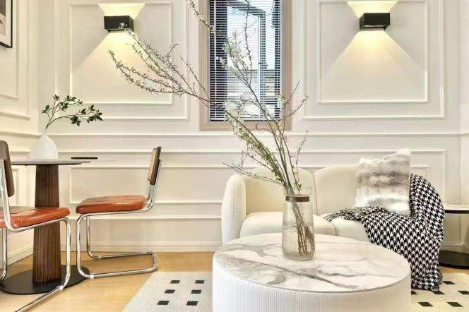 Jiashan rd/modern 1br 1lr+nice yard/with central AC/bright room,@L12/9