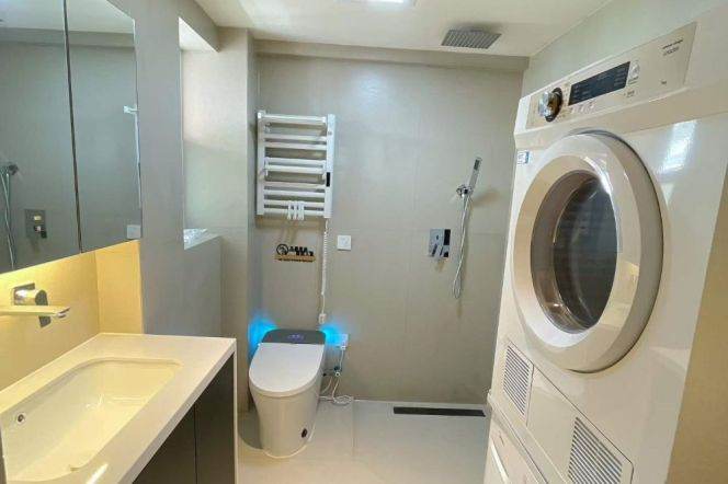 jiangsu rd renovated 1BR with a living room@L2/11