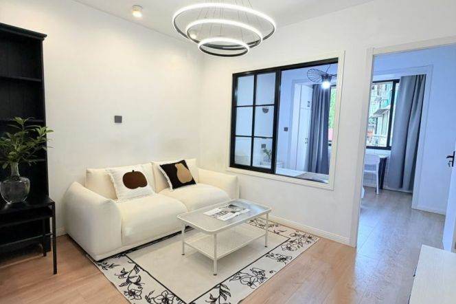zhongshan park station one bedroom