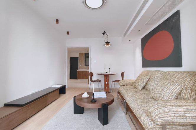  newly renovated 1br Nr changshou road M7/13