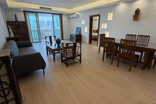 High-Floor 3BR Apartment at Mingyuan Century City