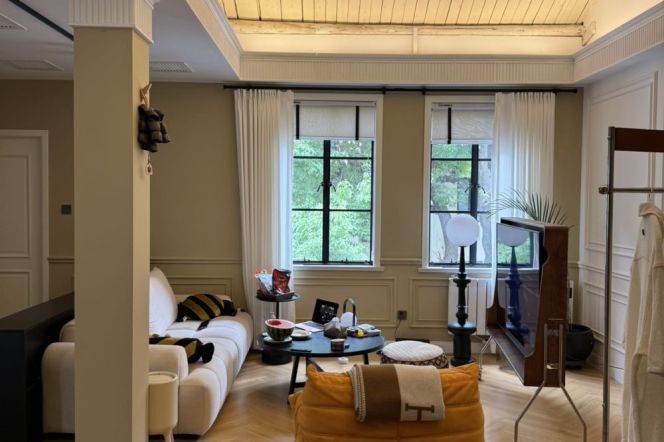 Modern decoration 2brs with floor heating in central Xuhui 