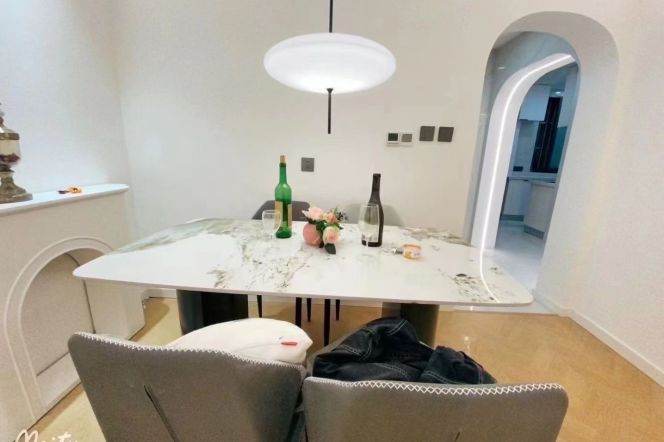 High-Floor 1BR Apartment near Changshou Rd