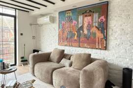  2beds with balcony- high ceiling- authentic shanghai lane house- near IAPM 