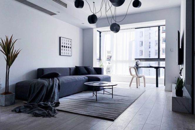 High-Floor 2BR Apartment in Classic Jing'an