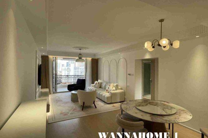 High-Floor 2BR Apartment in Classic Jing'an
