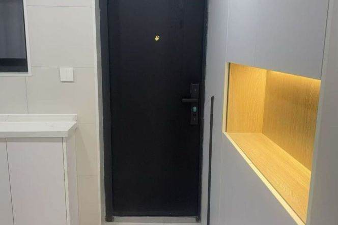 Jiangsu rd/modern 1br 1lr/bright room/cozy&quiet/with central AC,@L11/2