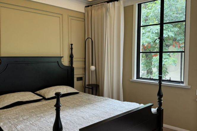 Modern decoration 2brs with floor heating in central Xuhui 