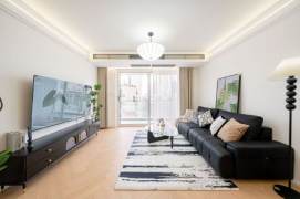 High-Floor 3BR Apartment near Suzhou Creek