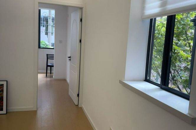 Brand new/spacious 1br 1lr/with central AC/balcony,NR Jiangsu rd@L11/2