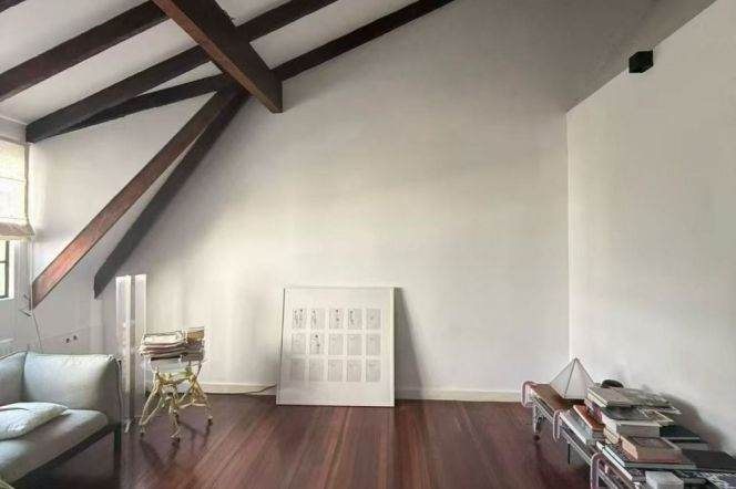 High ceiling 2BR APT Wall heating Huaihai Rd 14.8k