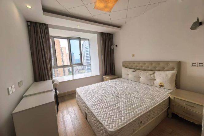 Good value 1br apt with bathtub nr Xintiandi CBD