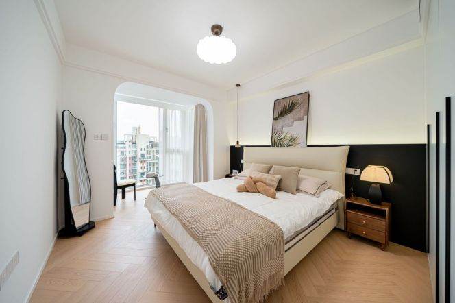 Suzhou creek view, a lots sunshine with a balcony, Longde rd., L11/13