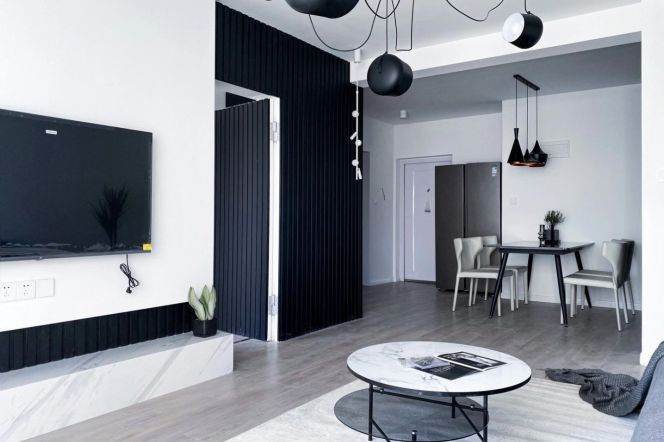 High-Floor 2BR Apartment in Classic Jing'an