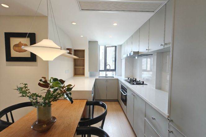 Jing'an  Wuding rd stunning 2 br Apt &floor heating &open kitchen 15.8K