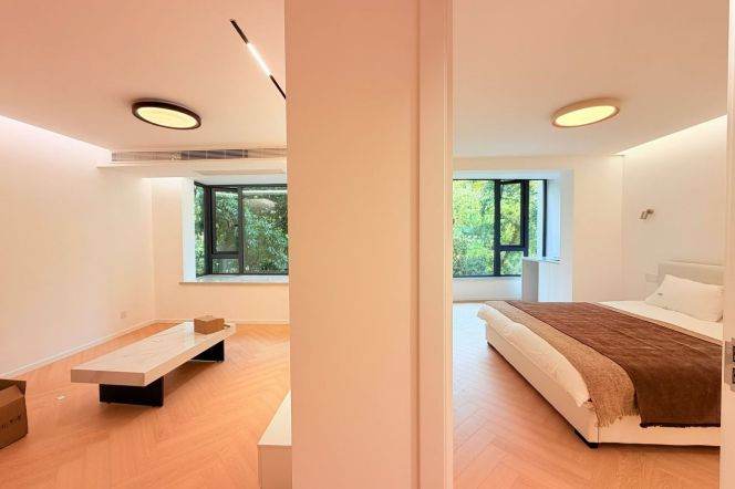 West Nanjing Rd brand new 2Br wt large windows, green view