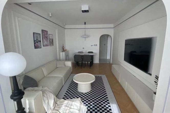 High-Floor 1BR Apartment near Changshou Rd
