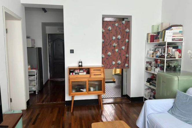 Elevator 1+1 Apt close to Hengshan Road