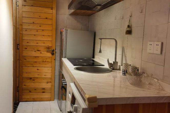 Cozy 1Br w. Balcony@Nanjing W. Rd