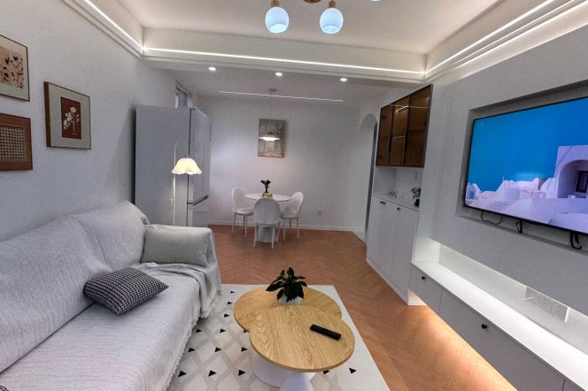 Changping rd/spacious 1br 2lr/bright room/with central AC,@L7