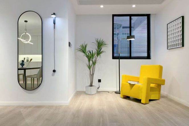 High-Floor 2BR Apartment near Hongqiao Rd Metro