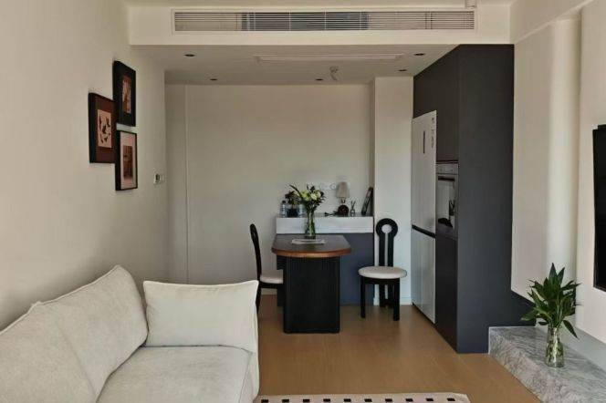 1BR Apartment at Wuzhong Building