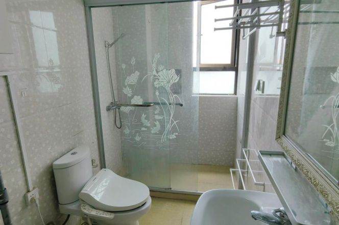 High-Floor 2BR Apartment near Luheng Rd Metro