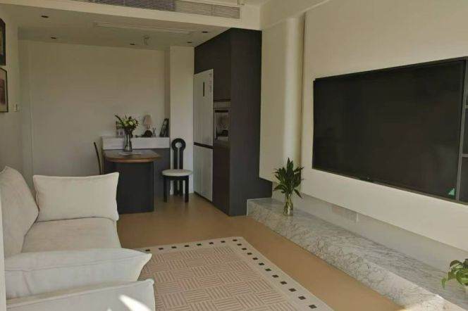 1BR Apartment at Wuzhong Building