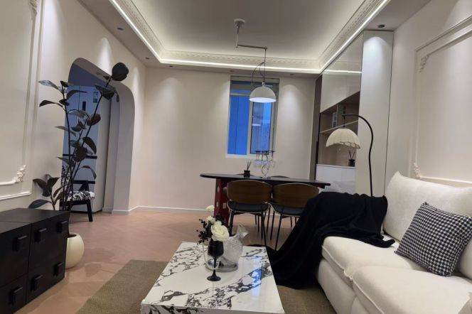 2BR Apartment near Jiaotong University Metro