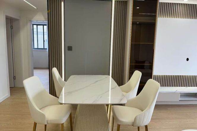 High-Floor 3BR Apartment near Changshou Rd Metro