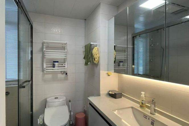 High-Floor 2BR Apartment in Old Xuhui
