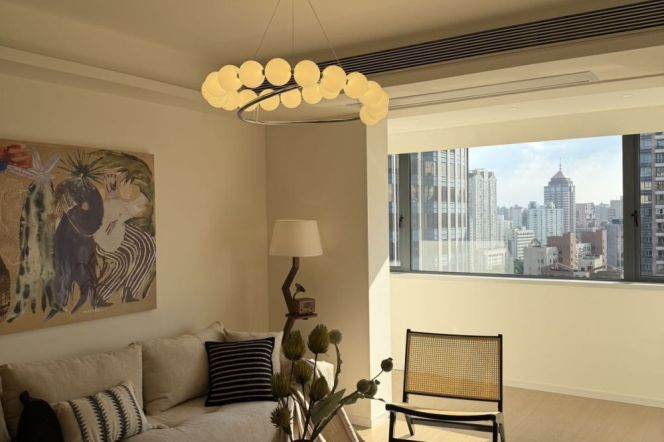 High-Floor 2BR Apartment near Dapuqiao