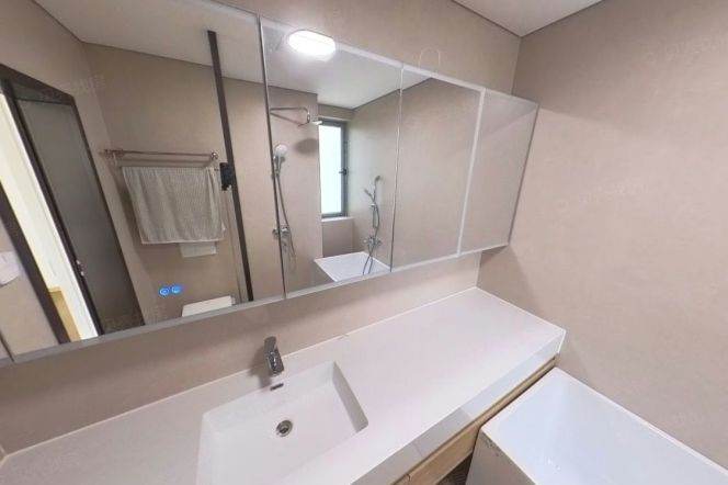 Landlord Listing: 3BR Apartment near Century Park