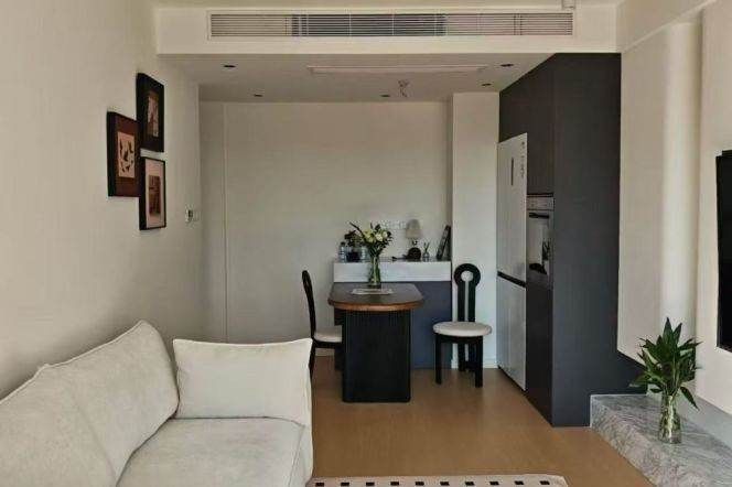 1BR Apartment at Wuzhong Building