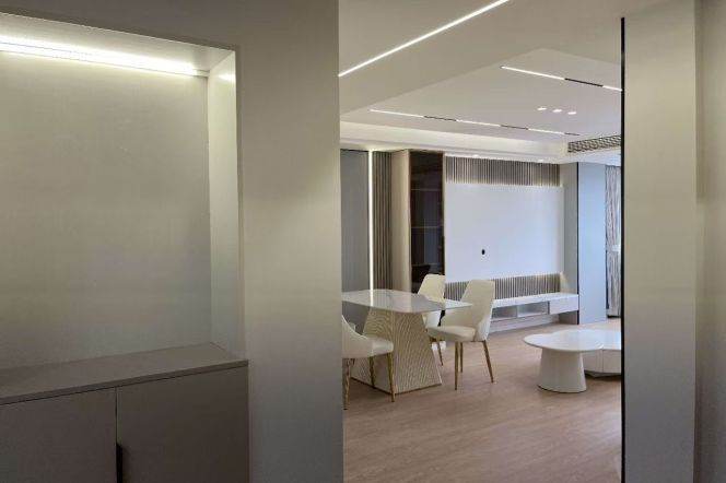 High-Floor 3BR Apartment near Changshou Rd Metro