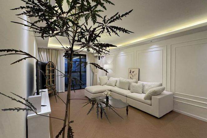 High-Floor 3BR Apartment in Jing'an