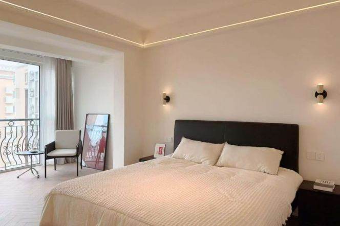 High-Floor 2BR Apartment near Zhongshan Park