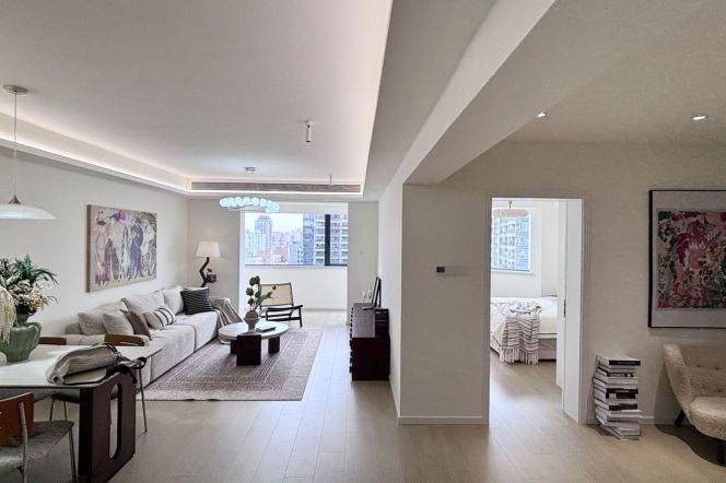 High-Floor 2BR Apartment near Dapuqiao Metro