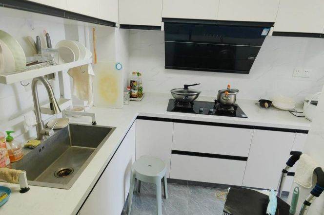 High-Floor 1BR Apartment near Lingzhao Xincun  Metro
