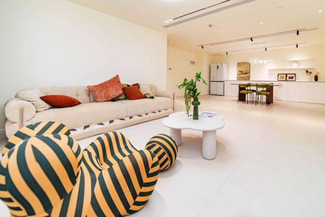 High-Floor 3BR Apartment near Dapuqiao Metro