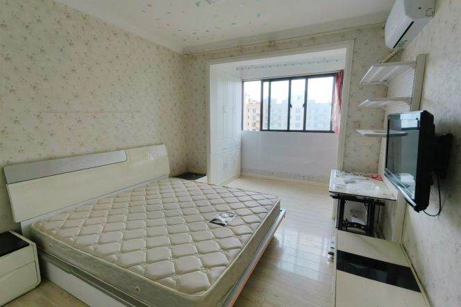 High-Floor 2BR Apartment near Luheng Rd Metro