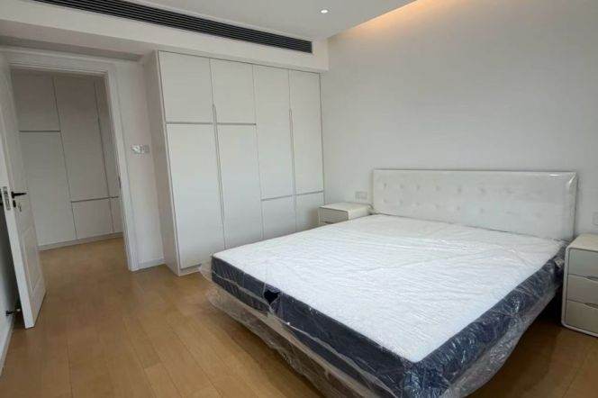 1BR Apartment near Songhong Rd Metro