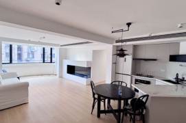 High-Floor 4BR Apartment at Sihe Garden