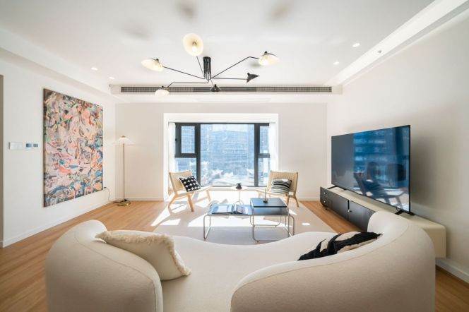 High-Floor 3BR Apartment near Shanghai Railway Station Metro
