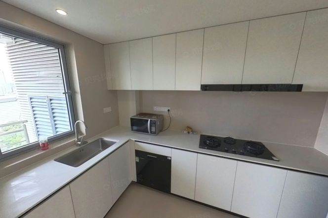 Landlord Listing: 3BR Apartment near Century Park