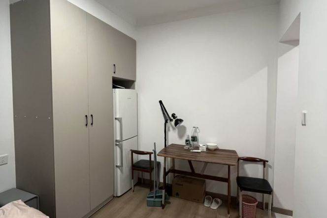 1BR Apartment in Jing'an