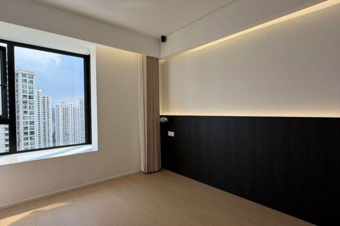 High-Floor 2BR Apartment at Brilliant City