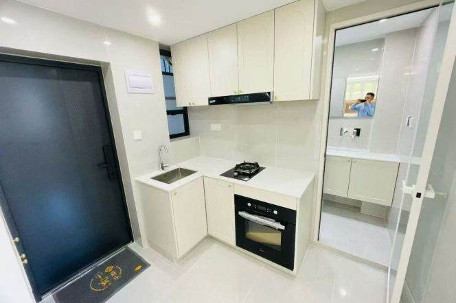 1BR Apartment in Jing'an